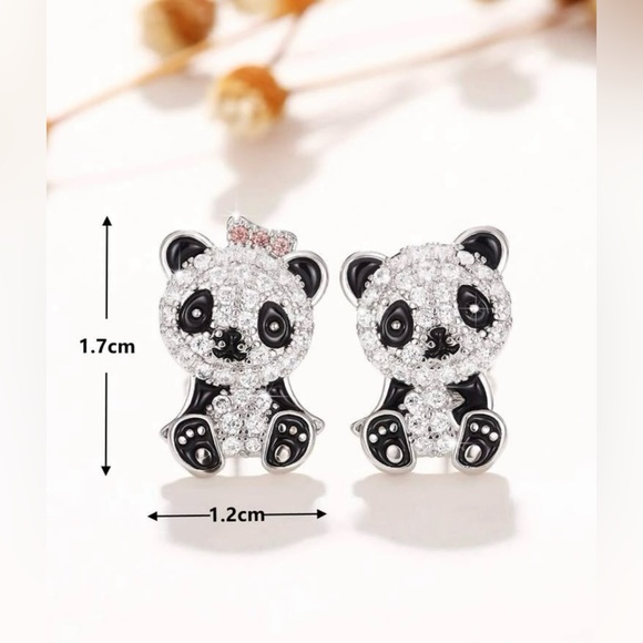 🐼 Adorable CZ Panda Earrings NWT - Picture 6 of 8